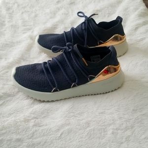 Adidas cloud foam sneakers